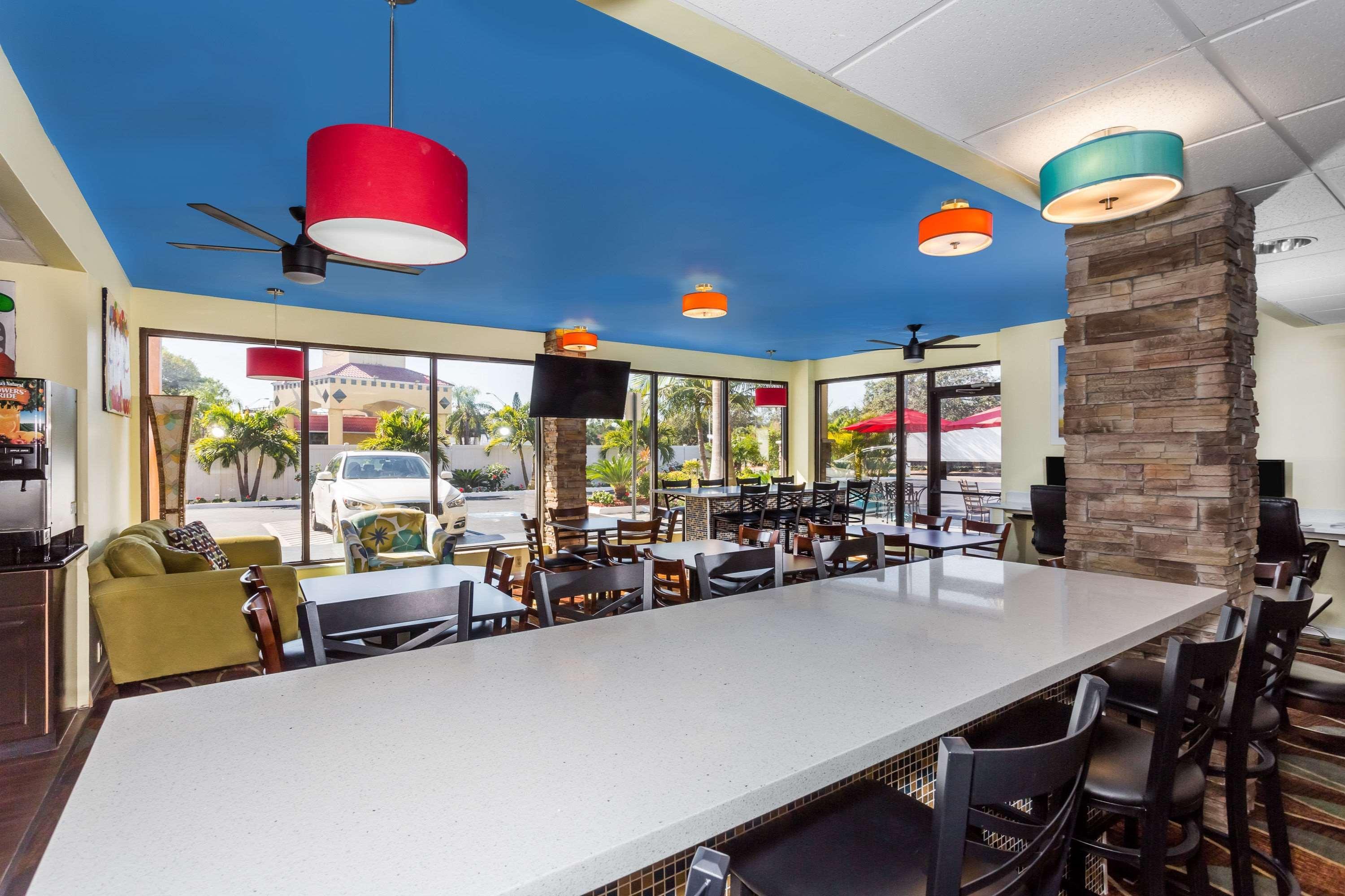 Days Inn By Wyndham Sarasota Bay Exterior photo