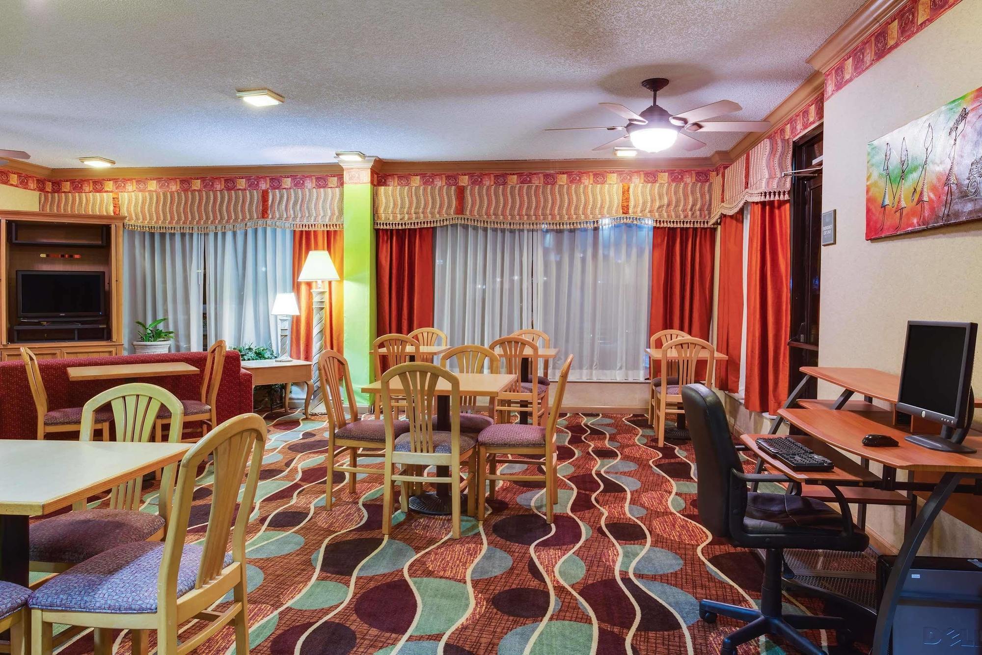 Days Inn By Wyndham Sarasota Bay Exterior photo